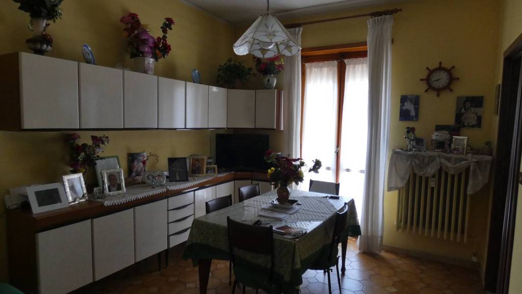 appartamento-libero-su-tre-lati-molto-luminoso
