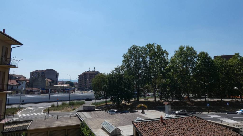 appartamento-libero-su-tre-lati-molto-luminoso