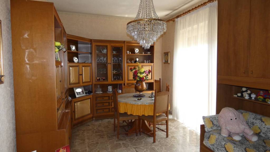 appartamento-libero-su-tre-lati-molto-luminoso