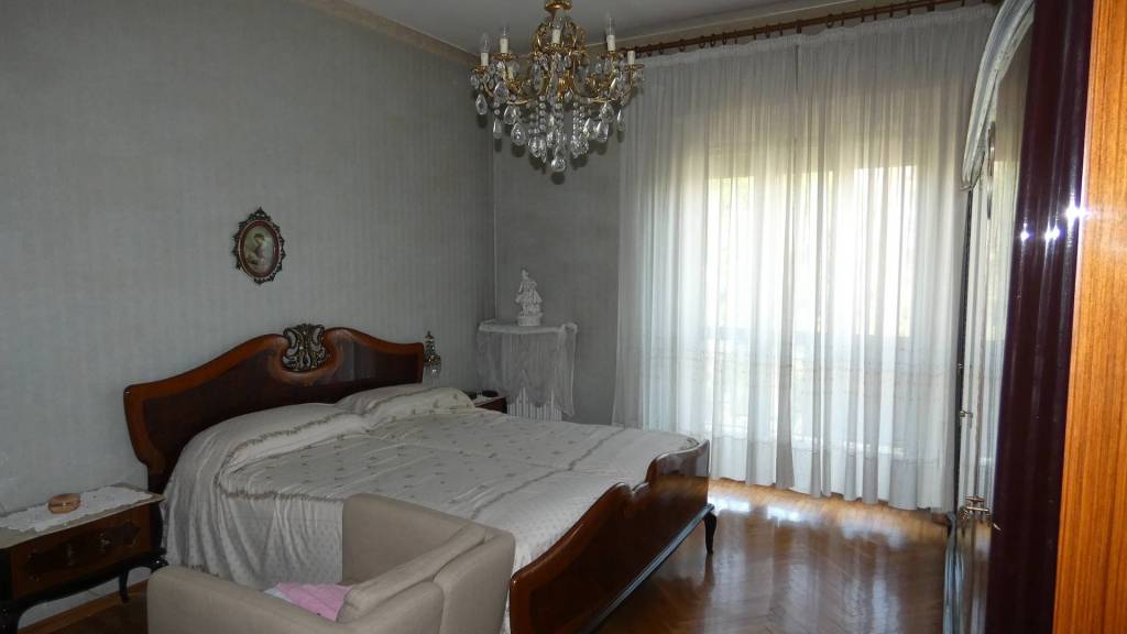 appartamento-libero-su-tre-lati-molto-luminoso