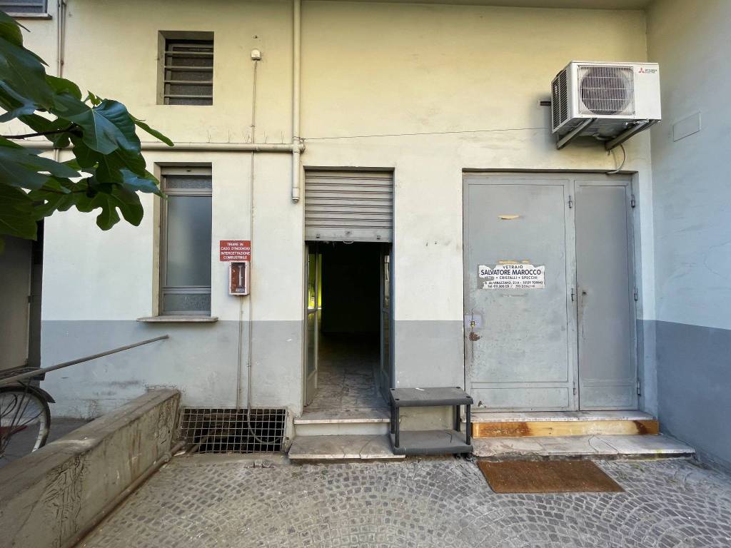 locale-commerciale-crocetta