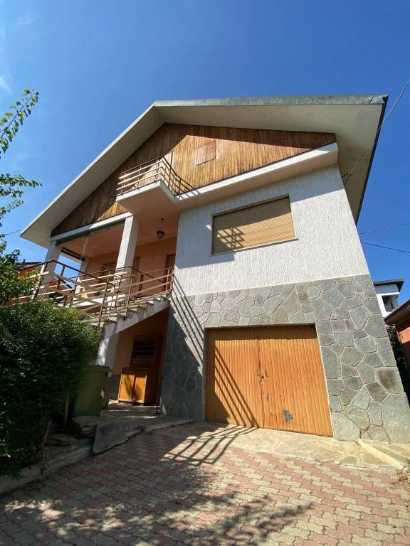 villa-bifamiliare
