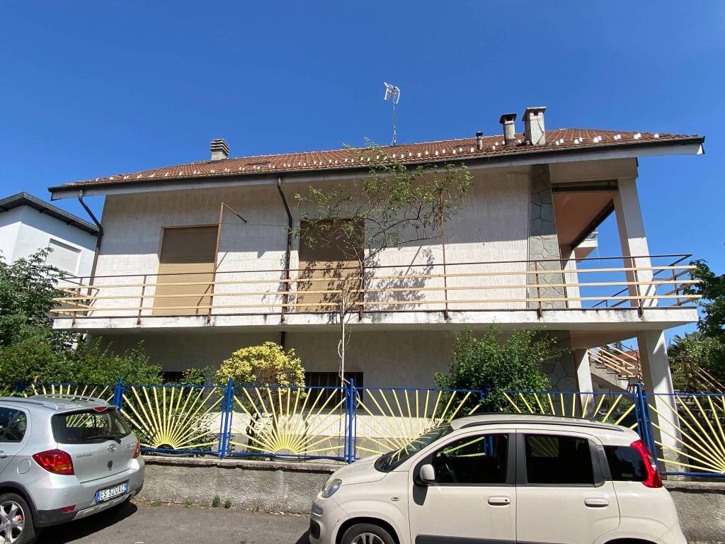 villa-bifamiliare